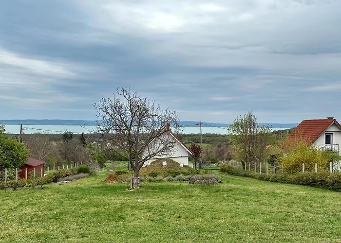 Haptapta House アパート *